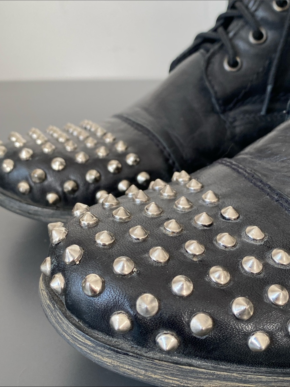 Steve Madden TROYY Black Leather Studded Lace-Up Combat Boots 9.5 D Edgy Punk - Picture 6 of 13